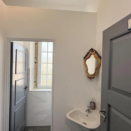 Thomar House Guest house