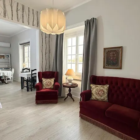 Thomar House Guest house *