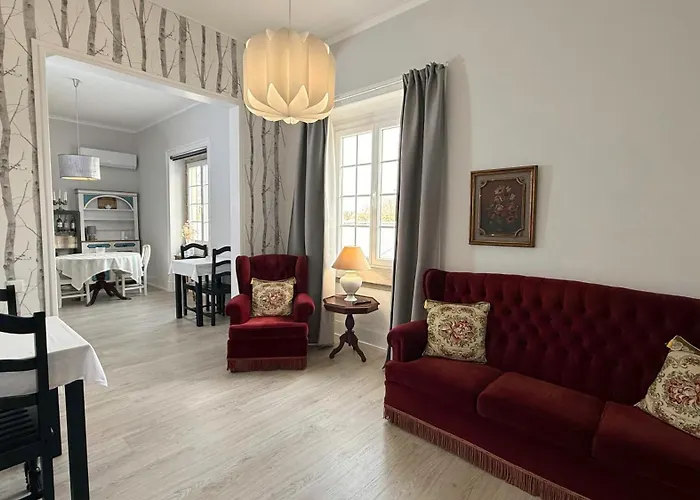 Thomar House Guest house *